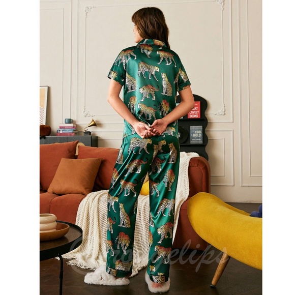 Animal Print Cheetah Leopard Green Satin 2 Piece Pajama Set - Picture 3 of 8